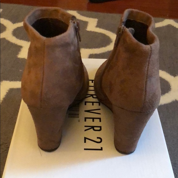 Suede wedged booties - Picture 4 of 4